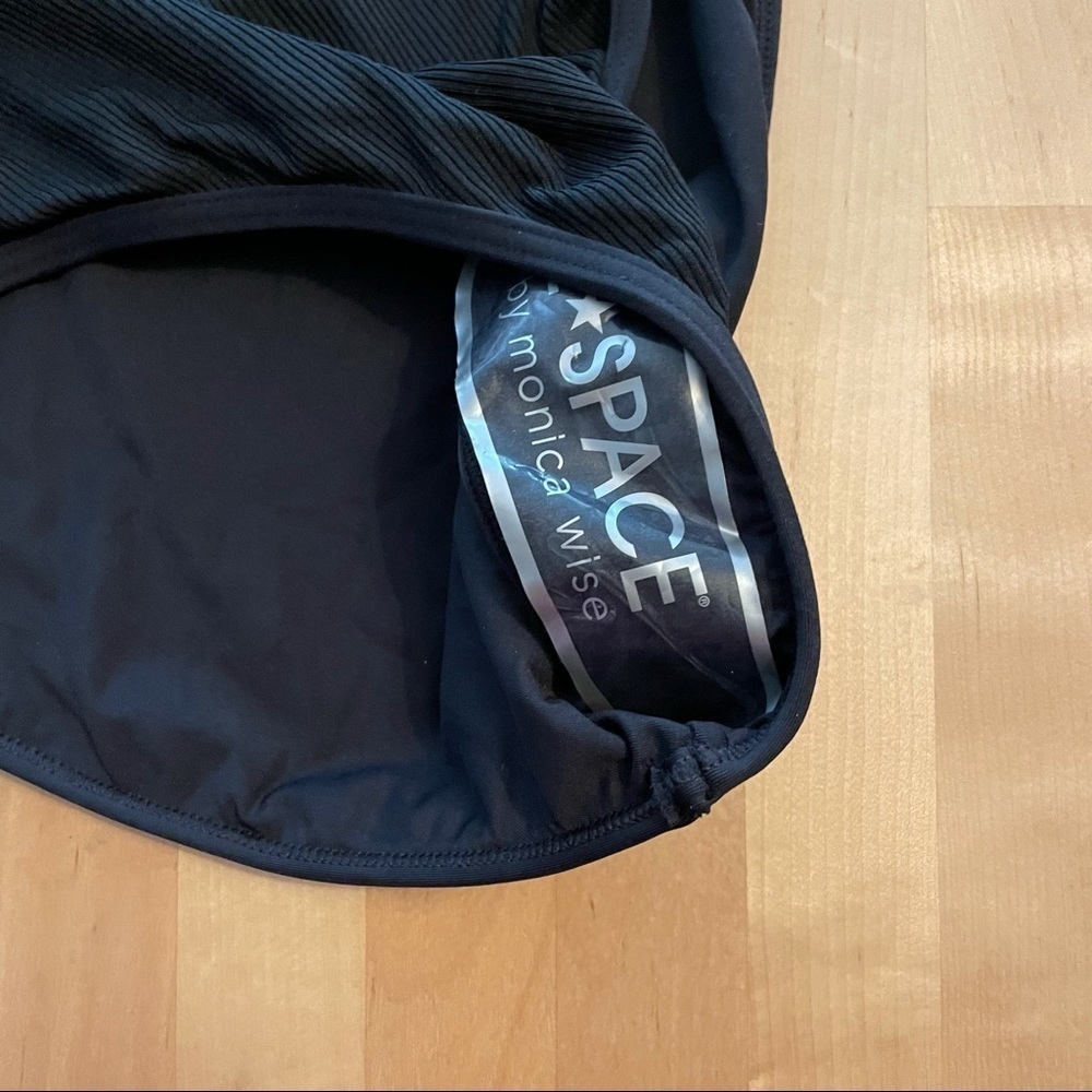 NWT L*Space Float On One Piece Swimsuit in Black - Picture 15 of 15